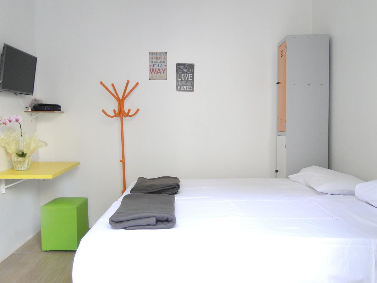 Jardins Village Hostel - Unidade Pinheiros サンパウロ エクステリア 写真